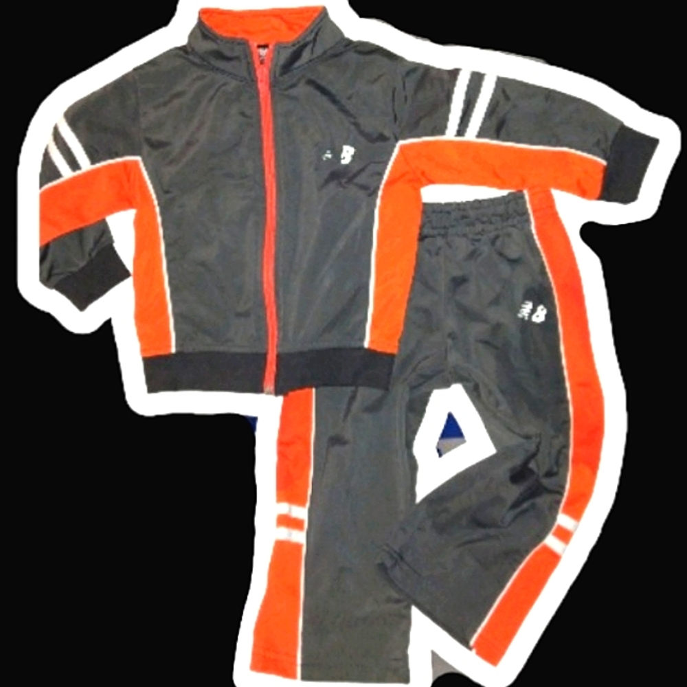 L@@K! Fabulous 24MO Gray/Orange/White adorable NEW BALANCE Tracksuit Athletic